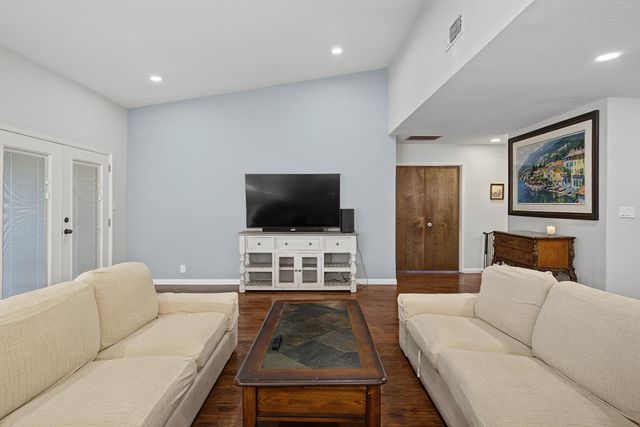 876 Placer Ave, Manteca, CA 95336