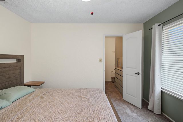876 Placer Ave, Manteca, CA 95336