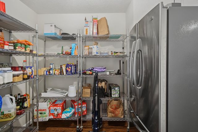 876 Placer Ave, Manteca, CA 95336