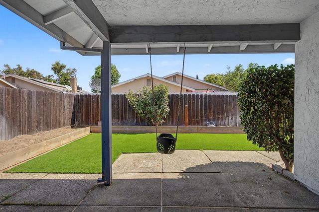 876 Placer Ave, Manteca, CA 95336