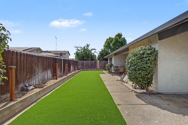 876 Placer Ave, Manteca, CA 95336