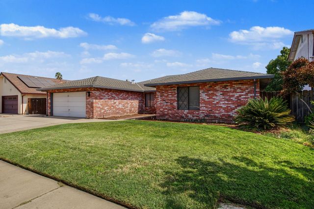 876 Placer Ave, Manteca, CA 95336