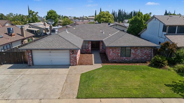 876 Placer Ave, Manteca, CA 95336