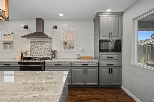 876 Placer Ave, Manteca, CA 95336