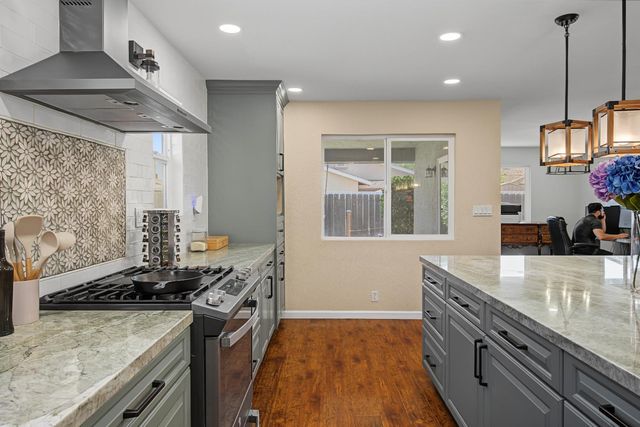 876 Placer Ave, Manteca, CA 95336