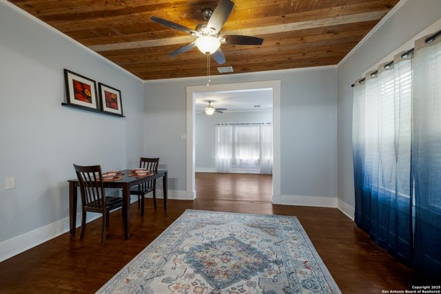 721 W KINGS HWY, San Antonio, TX 78212