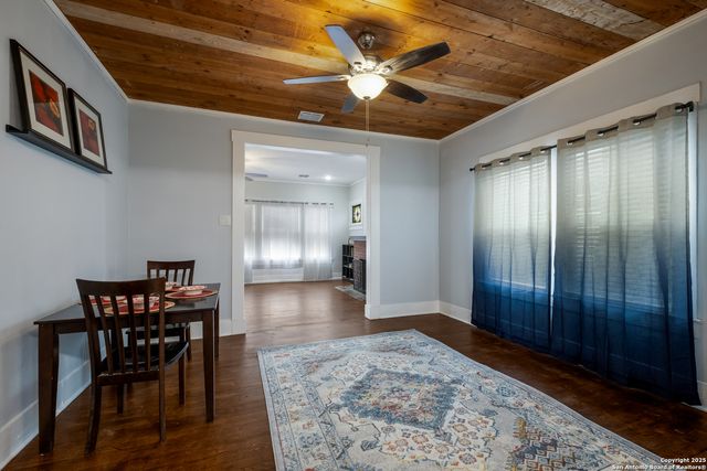 721 W KINGS HWY, San Antonio, TX 78212