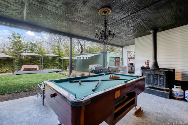 721 W KINGS HWY, San Antonio, TX 78212