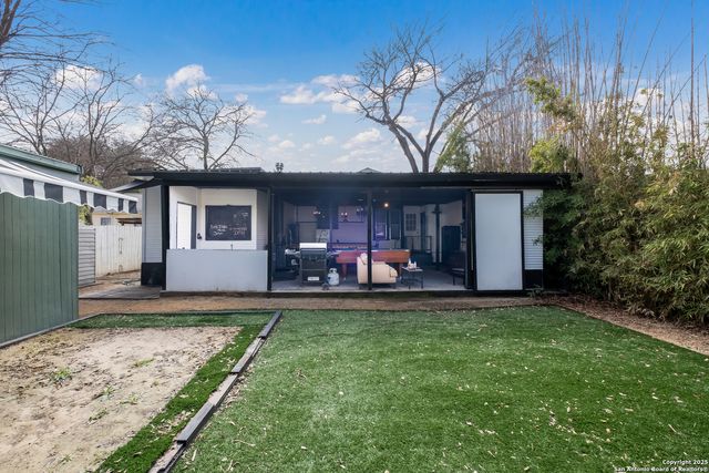 721 W KINGS HWY, San Antonio, TX 78212