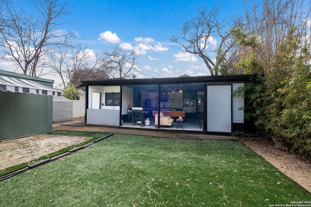 721 W KINGS HWY, San Antonio, TX 78212