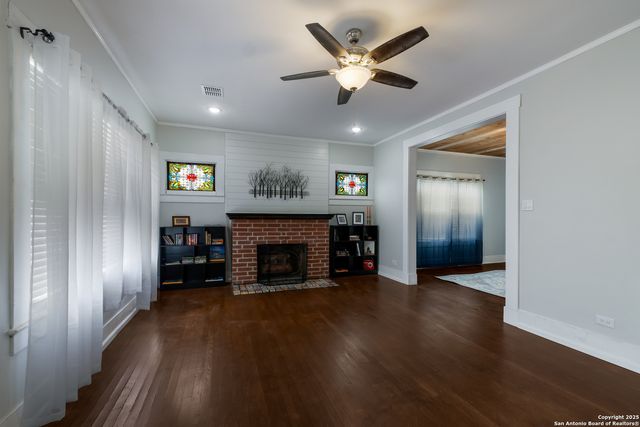 721 W KINGS HWY, San Antonio, TX 78212