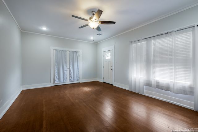 721 W KINGS HWY, San Antonio, TX 78212