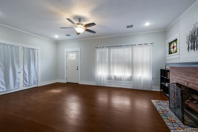 721 W KINGS HWY, San Antonio, TX 78212