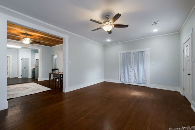 721 W KINGS HWY, San Antonio, TX 78212