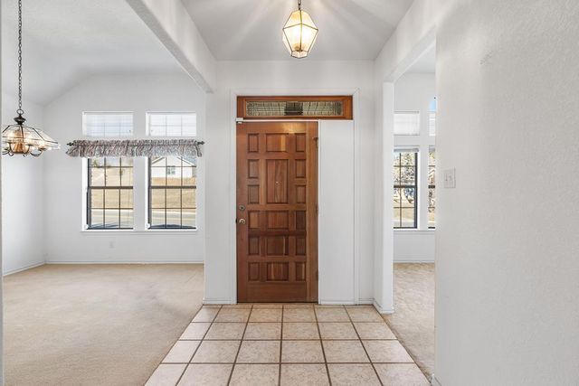 100 Braeburn Circle, Kerrville, TX 78028