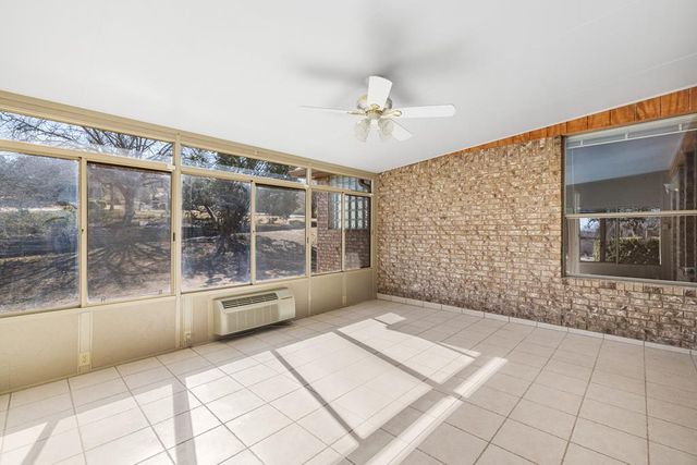 100 Braeburn Circle, Kerrville, TX 78028