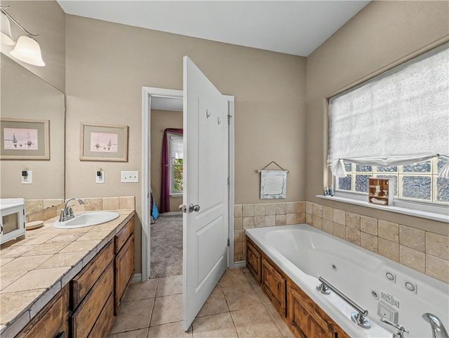 41 Kendal Drive, Bella Vista, AR 72714