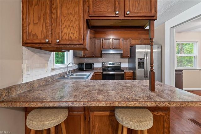 4504 Aberdeen DR, Gloucester, VA 23061