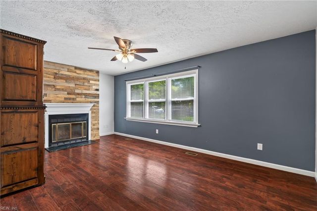 4504 Aberdeen DR, Gloucester, VA 23061