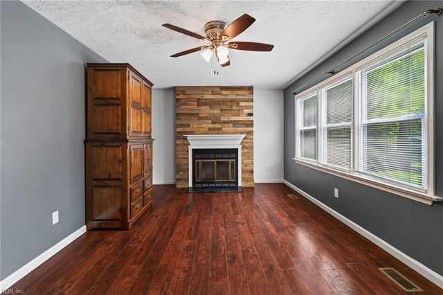 4504 Aberdeen DR, Gloucester, VA 23061
