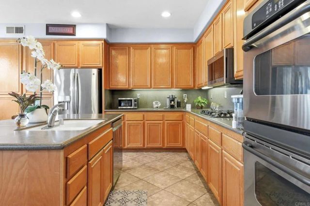 743 N Valley View Dr, Chula Vista, CA 91914