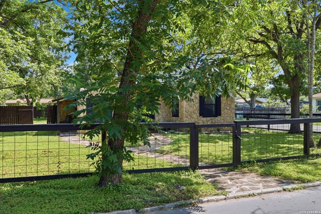 520 Frost Street, San Antonio, TX 78201