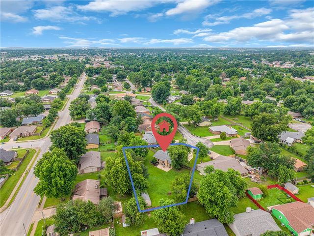 1105 Westridge Lane, Rogers, AR 72756