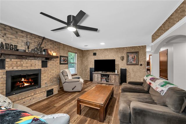 1105 Westridge Lane, Rogers, AR 72756