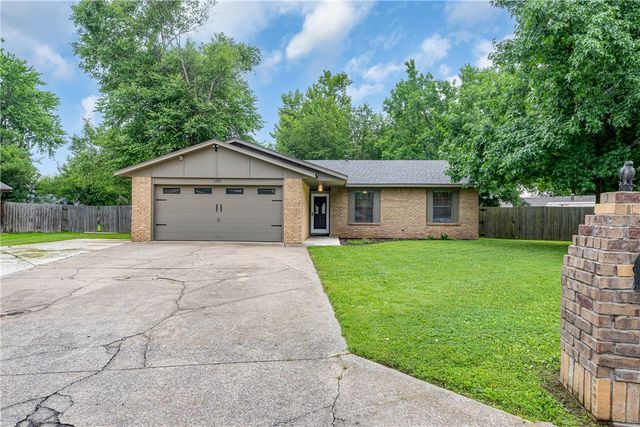 1105 Westridge Lane, Rogers, AR 72756