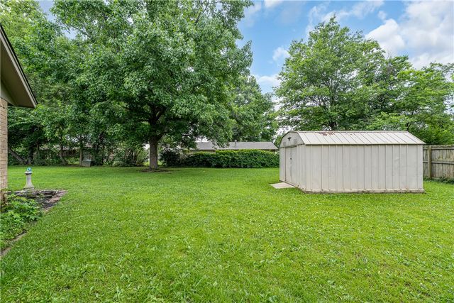 1105 Westridge Lane, Rogers, AR 72756