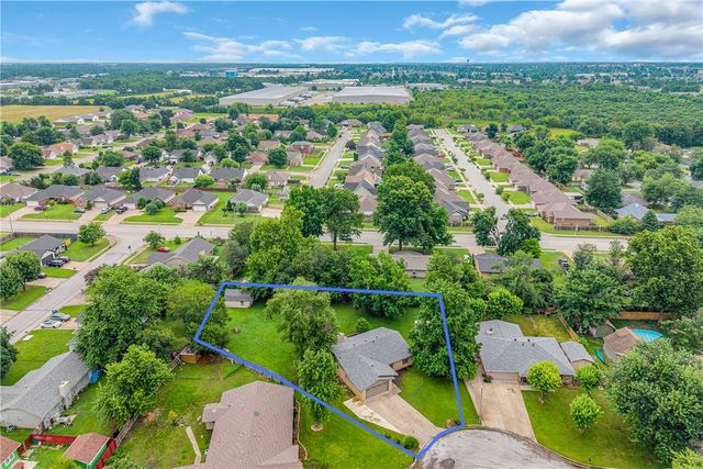 1105 Westridge Lane, Rogers, AR 72756