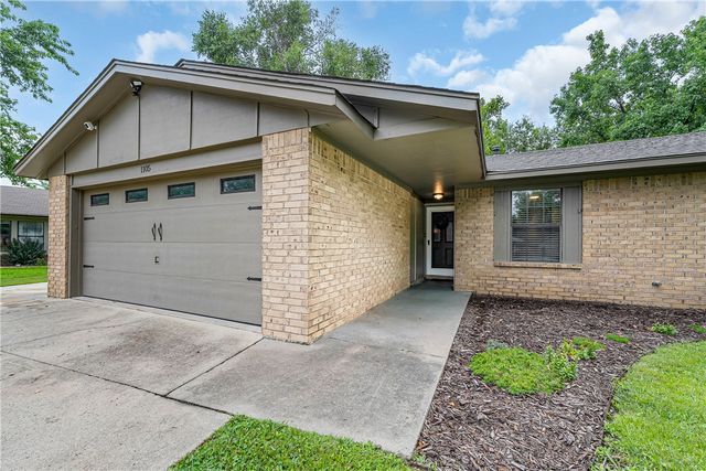 1105 Westridge Lane, Rogers, AR 72756