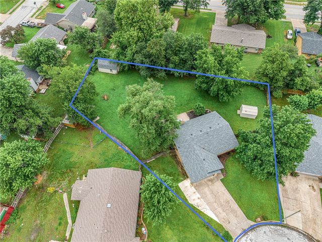 1105 Westridge Lane, Rogers, AR 72756