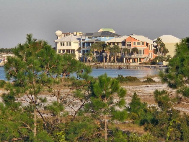 1454 Seaside Circle, Navarre, FL 32566