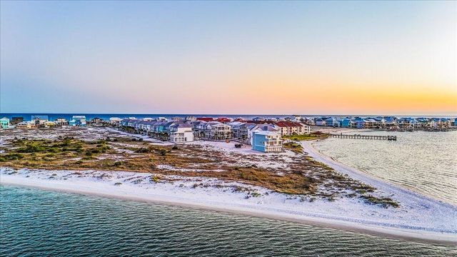 1454 Seaside Circle, Navarre, FL 32566