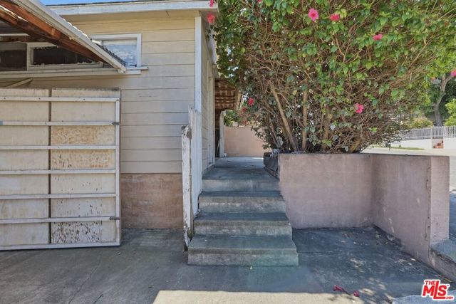 17202 Grevillea Avenue, Lawndale, CA 90260