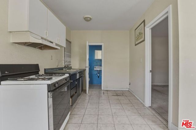 17202 Grevillea Avenue, Lawndale, CA 90260