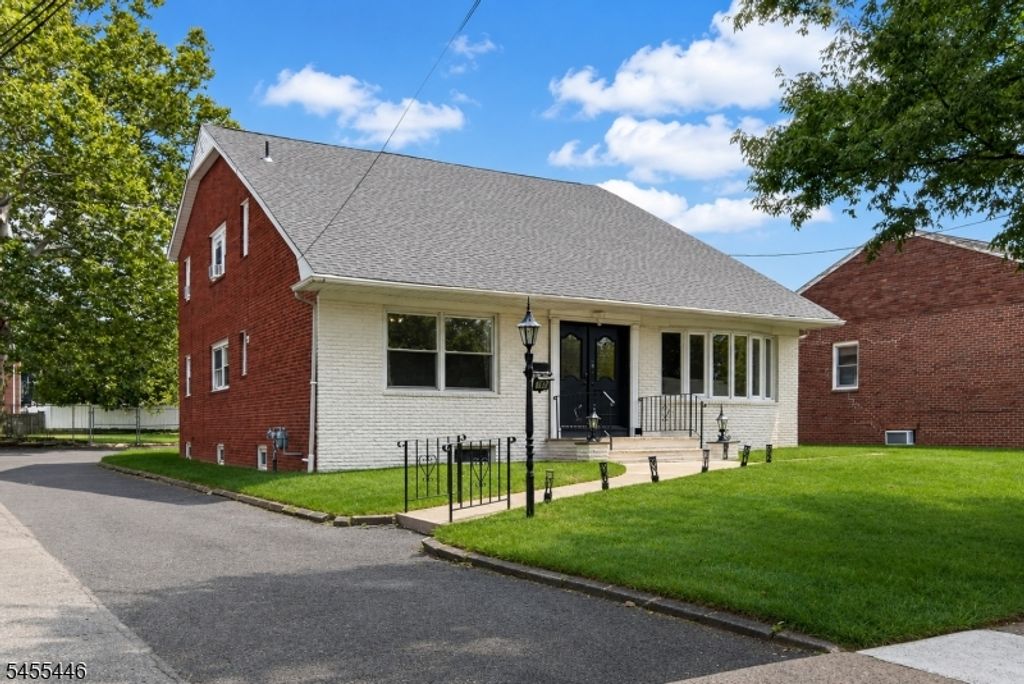 163 Baldwin Pl, Bloomfield Twp., NJ 07003 — exterior