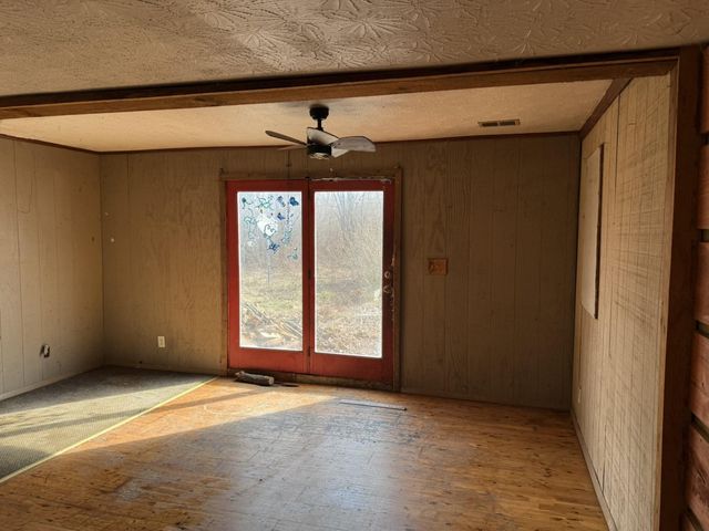 1605 Tennessee Ridge Road, Parksville, KY 40464