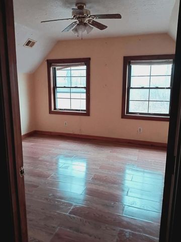 1605 Tennessee Ridge Road, Parksville, KY 40464