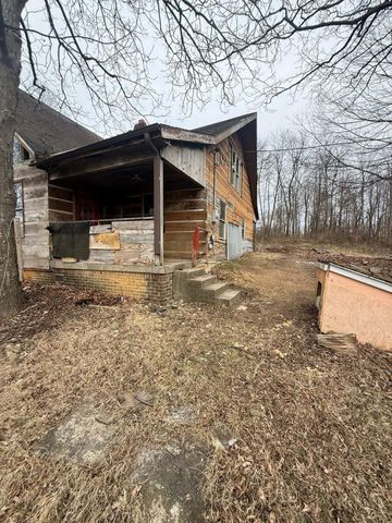 1605 Tennessee Ridge Road, Parksville, KY 40464