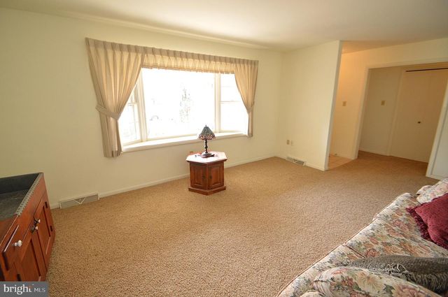 230 ADELE AVE, Manheim, PA 17545