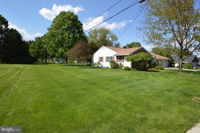 230 ADELE AVE, Manheim, PA 17545