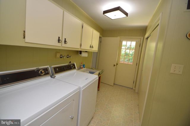 230 ADELE AVE, Manheim, PA 17545