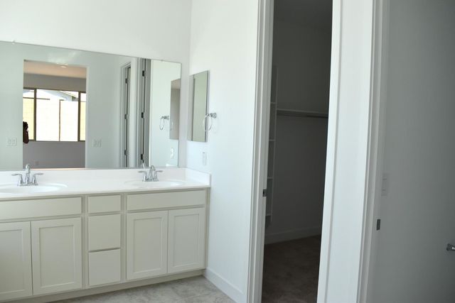 14798 W GRAY FOX Trail, Surprise, AZ 85387