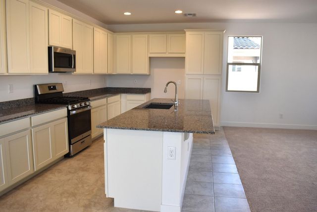 14798 W GRAY FOX Trail, Surprise, AZ 85387