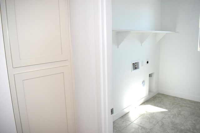 14798 W GRAY FOX Trail, Surprise, AZ 85387