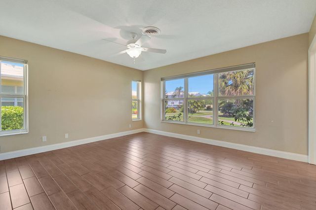 2757 NE 29th Avenue 4, Lighthouse Point, FL 33064