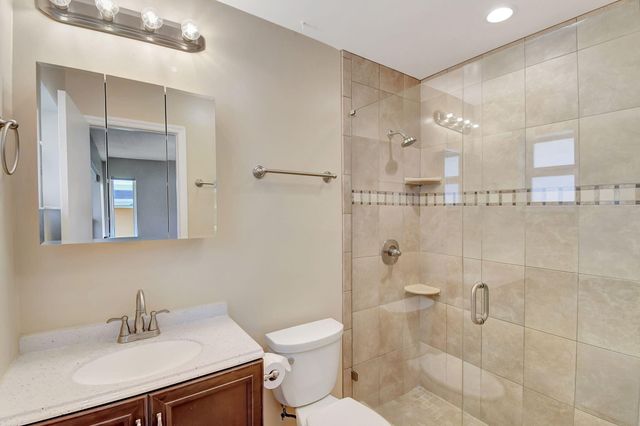 2757 NE 29th Avenue 4, Lighthouse Point, FL 33064
