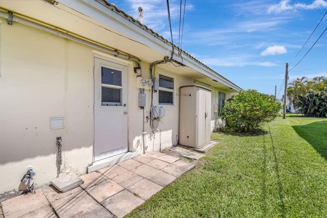 2757 NE 29th Avenue 4, Lighthouse Point, FL 33064